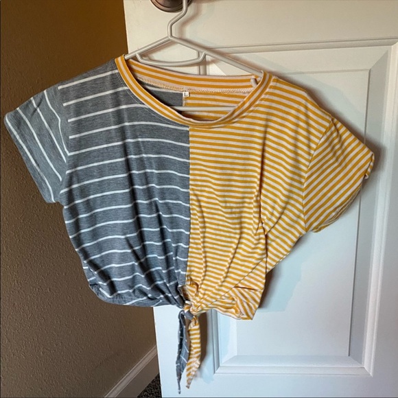 Crop top - Picture 1 of 3